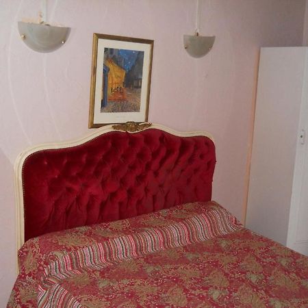 Hotel Le Petit Trianon Paris Quarto foto
